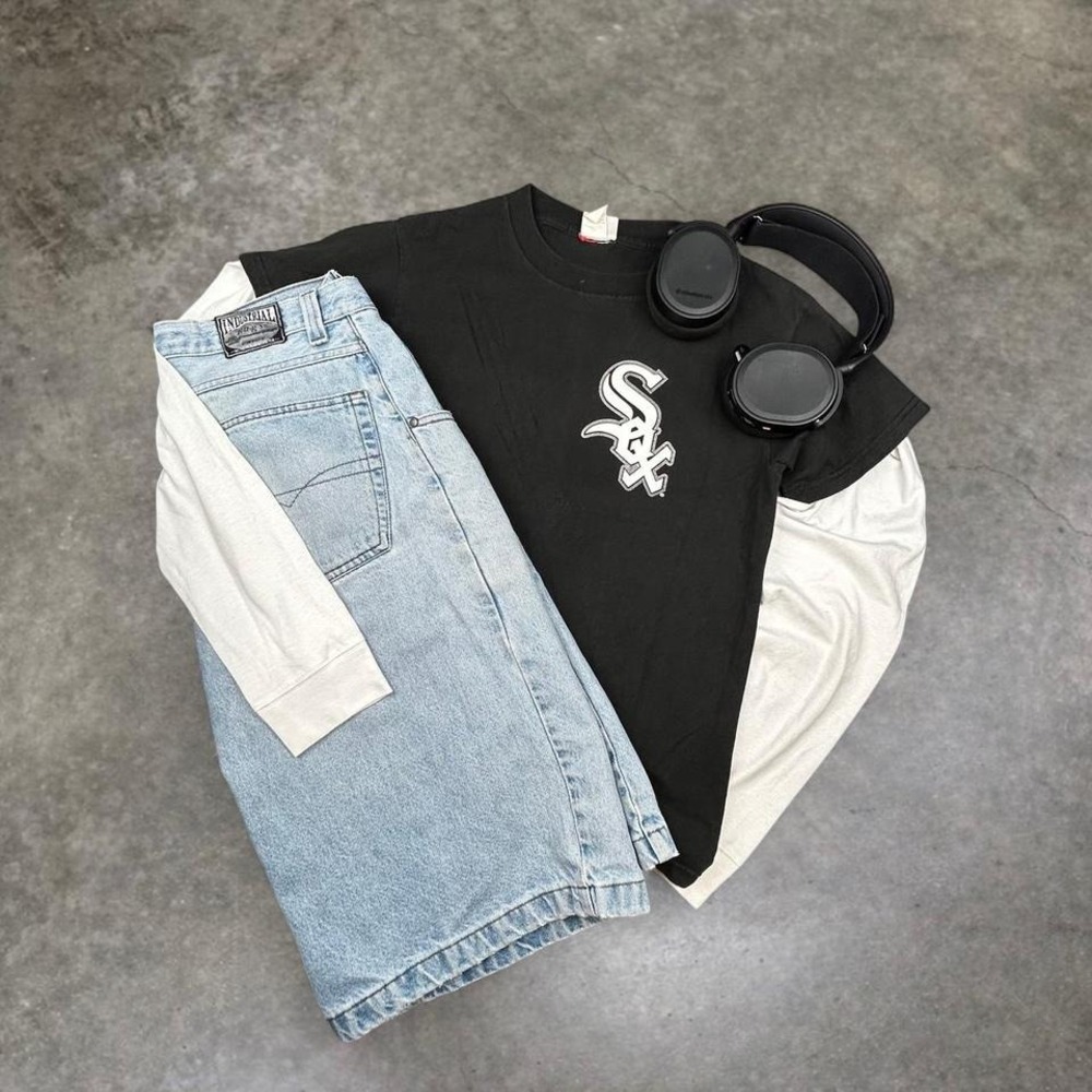 Chicago White Sox Black T Shirt MLB Minimal Logo Baseball‎ Tee